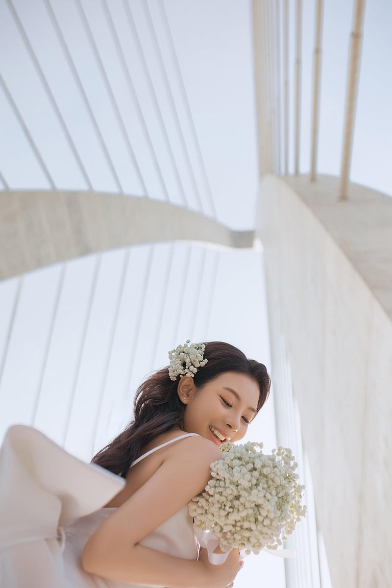 Vintage Glam Bride